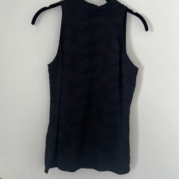 NWT THEORY Women's Silk Jacquard Sleeveless Tie Mock Shell Top Black size XS - Picture 1 of 5